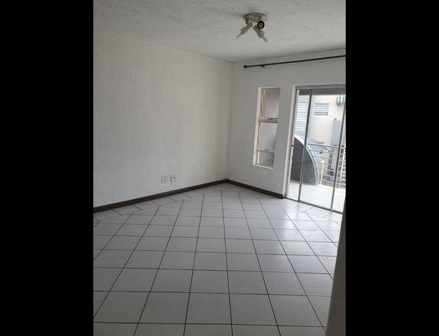 2 BEDROOM APARTMENT FOR SALE IN MALVERN EAST